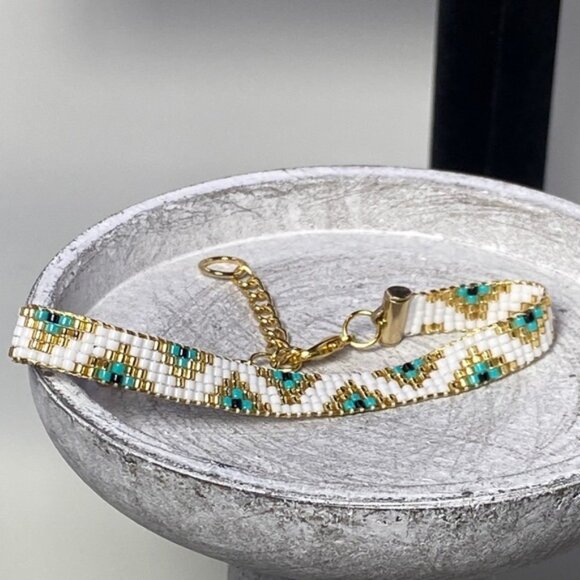 Handcrafted Loom Beaded Bracelet Native American Style White Gold and Teal Bead - Picture 1 of 6